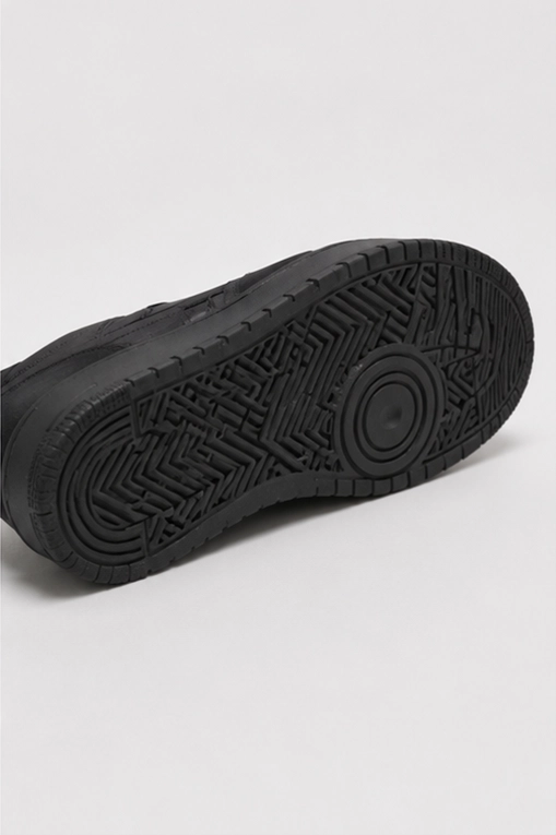 Schwarze Sneakers