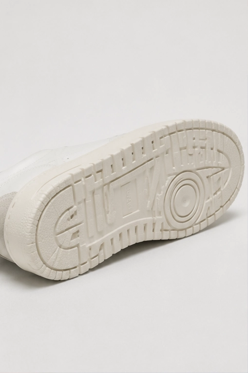 Weiße Sneakers